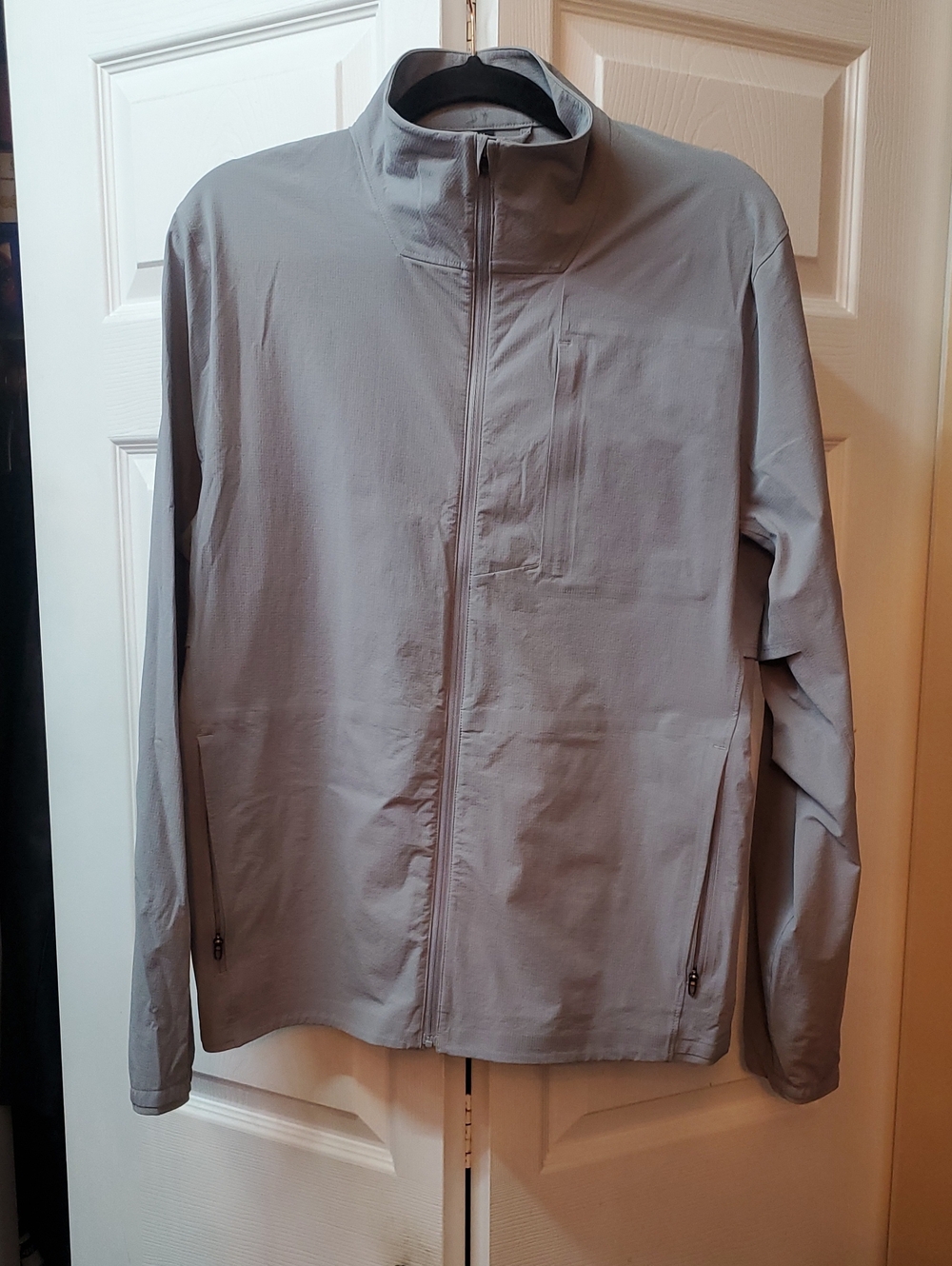 Lululemon Size M MENS Expeditionist Rhino Grey Jacket